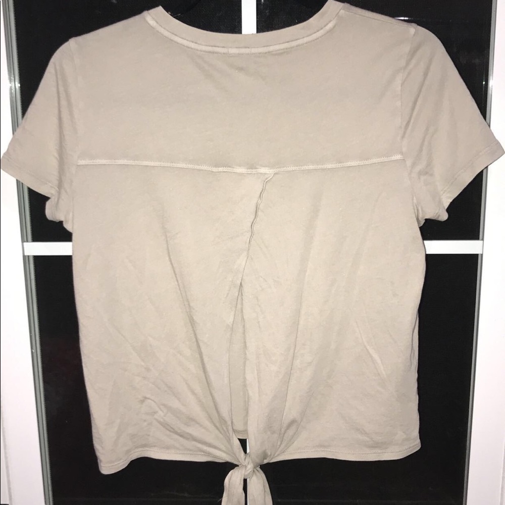 Open back tie basic tee 🌟